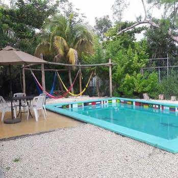 Albergue Punta Sam *
